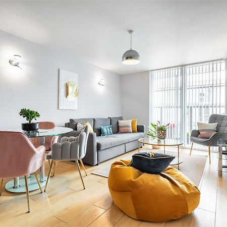 Stunning Apartment With Underground Parking! Londen Buitenkant foto